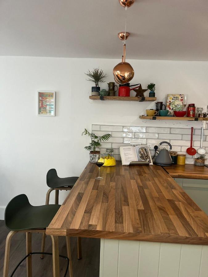 Beach, Hills, Food, Scenic Walks-The Kelp House. Peacehaven エクステリア 写真