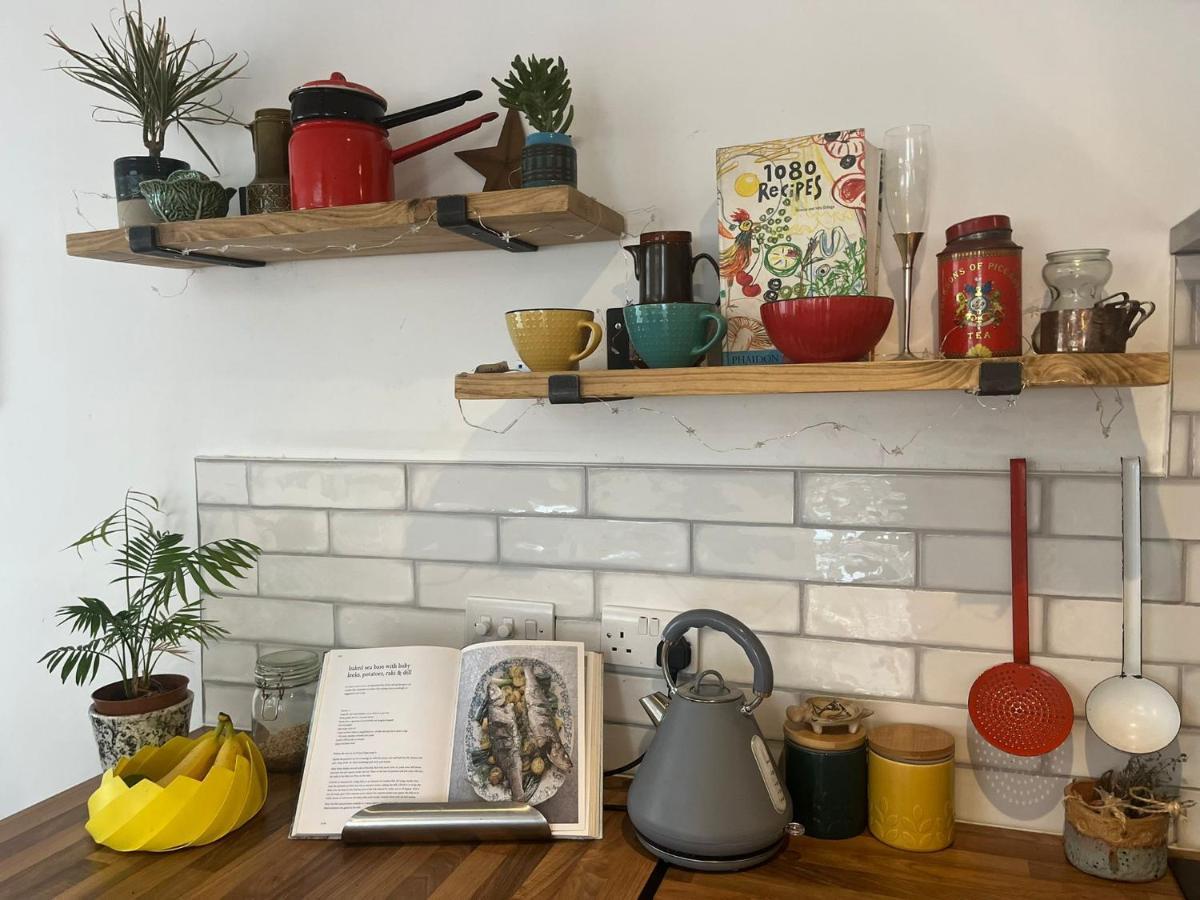 Beach, Hills, Food, Scenic Walks-The Kelp House. Peacehaven エクステリア 写真