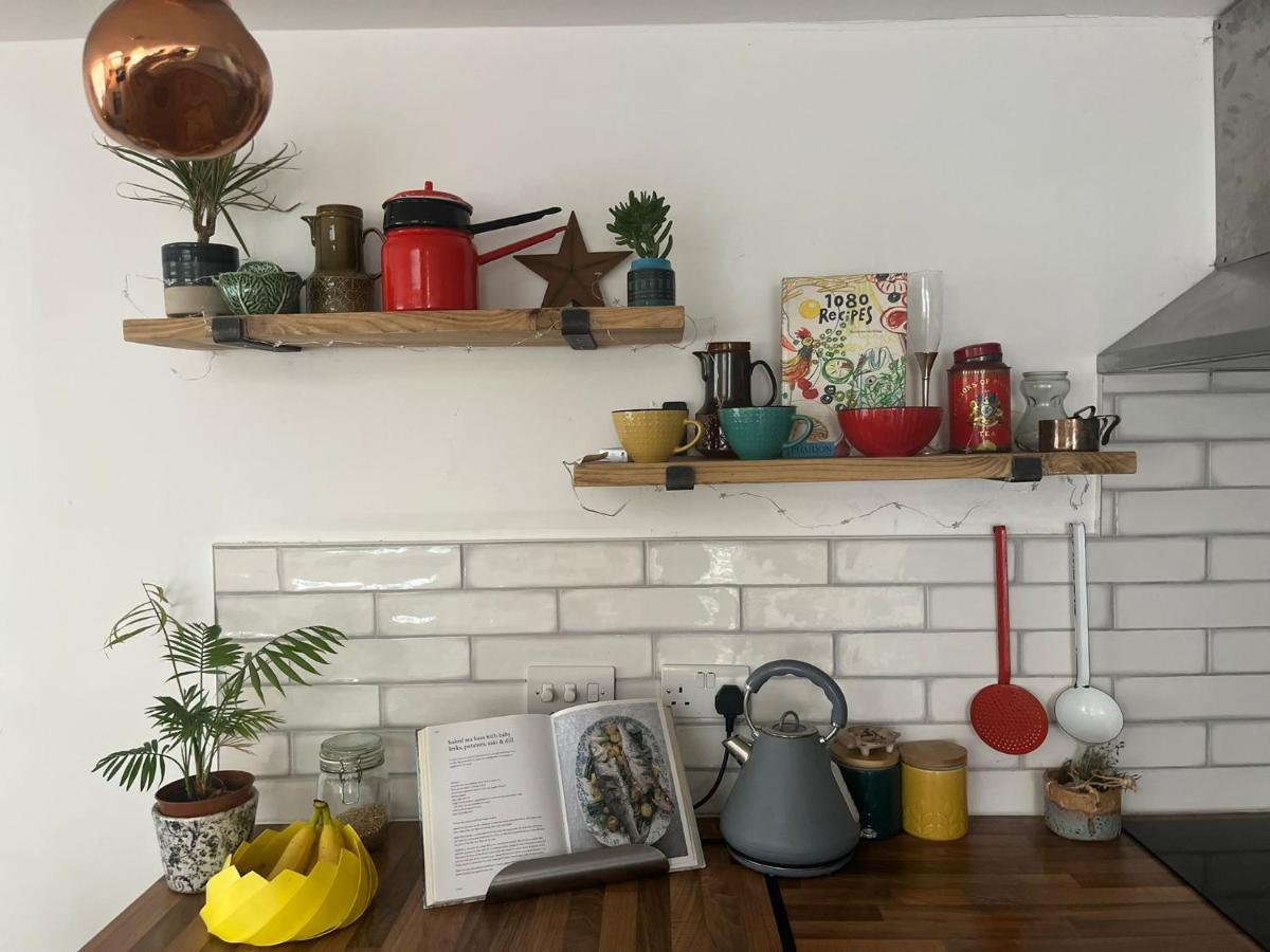 Beach, Hills, Food, Scenic Walks-The Kelp House. Peacehaven エクステリア 写真